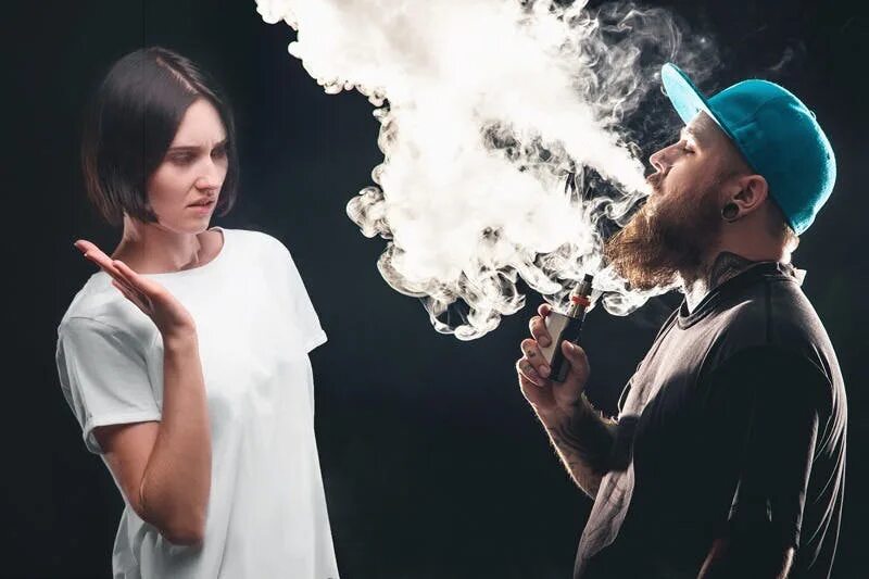 Электронные сигареты картинки. Буклет на тему вейп. Вейп полезный для здоровья. Курение электронных сигарет. Вред курения электронных сигарет на организм человека.