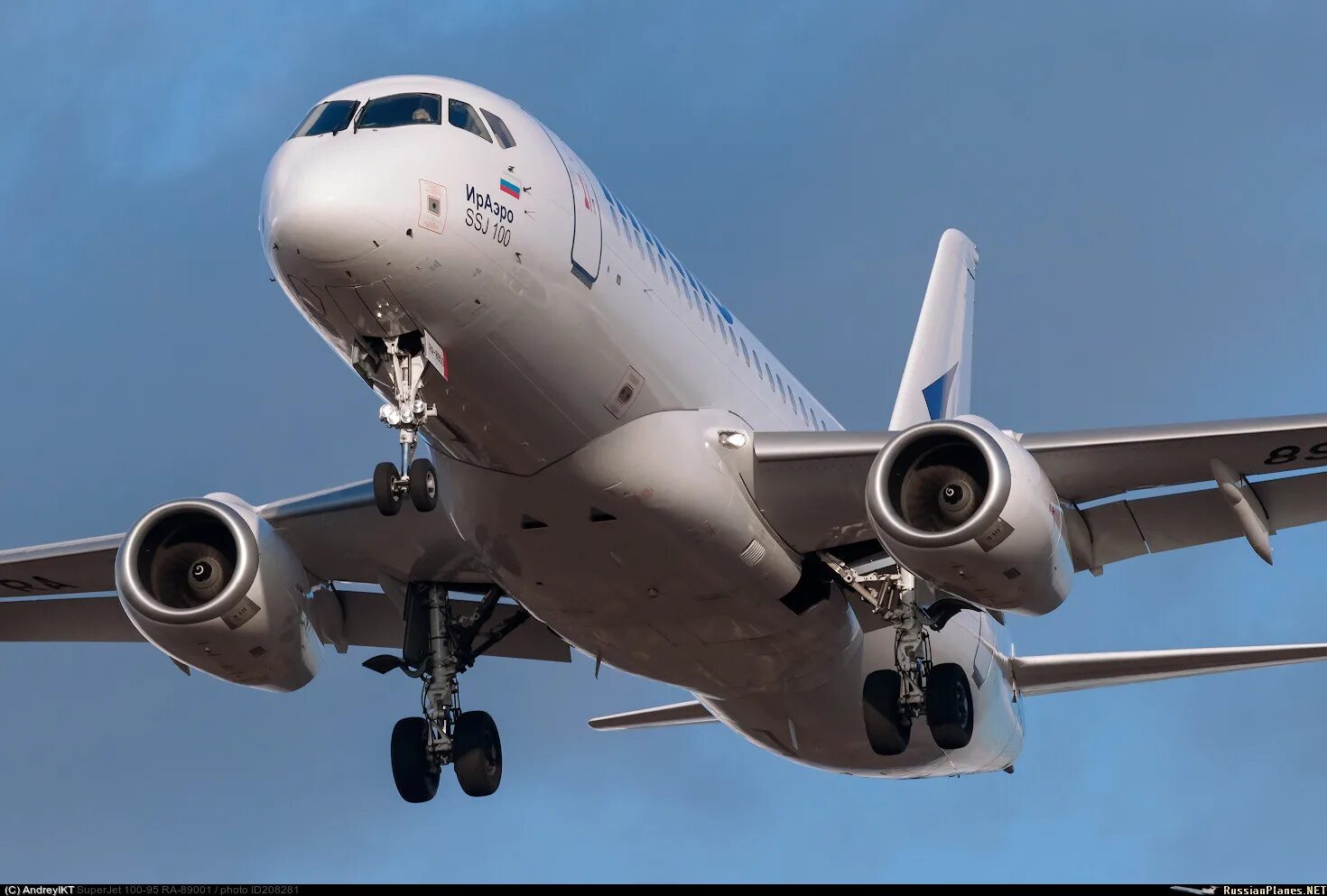 Sukhoi ssj 100. Летающий суперджет. Самолёт пассажирский суперджет 100. Суперджет 100 самолет. Летающий суперджет.