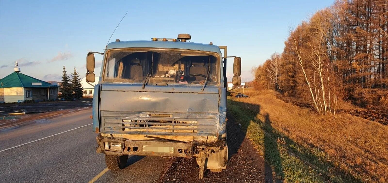 Камаз башкирии. Авария в благоварском районе сегодня. авария автобус и камаз в благоварском районе. микроавтобус благоварский район авария 25 июля. камаз 54901 авария.