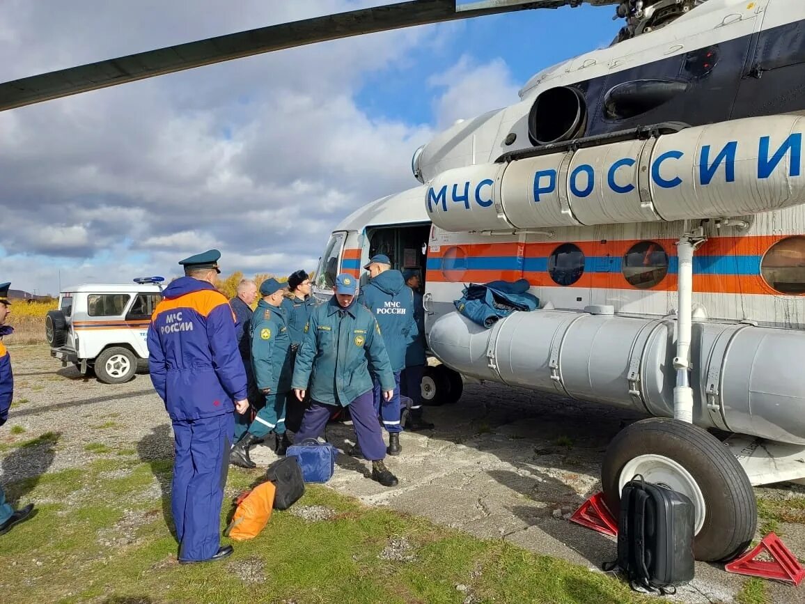 Мчс 8. Соболево камчатский край 2022 год. Вертолет ми-26т мчс. Мчс 8. Вертолет ми-8 мчс россии.