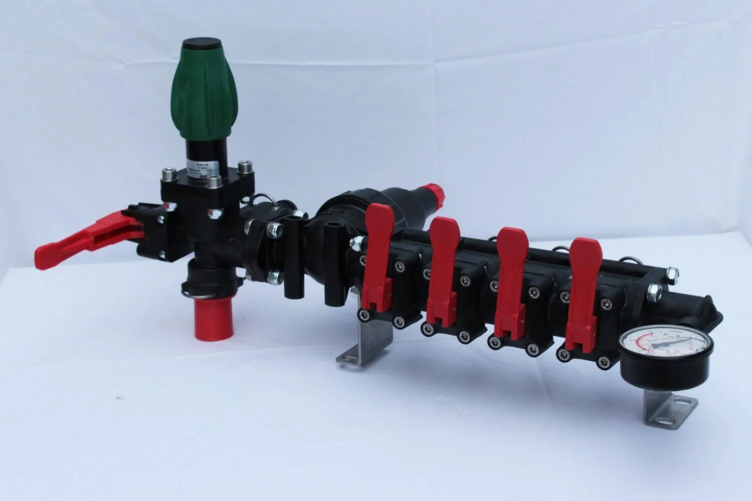 Регулятором распределителем. Распределитель опрыскивателя 5-ти секционный. Распределитель на опрыскиватель оп 2000. Распределитель arag с клапанами. Регулятором распределителем.