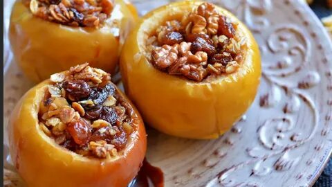 Яблоки с медом и грецким орехом