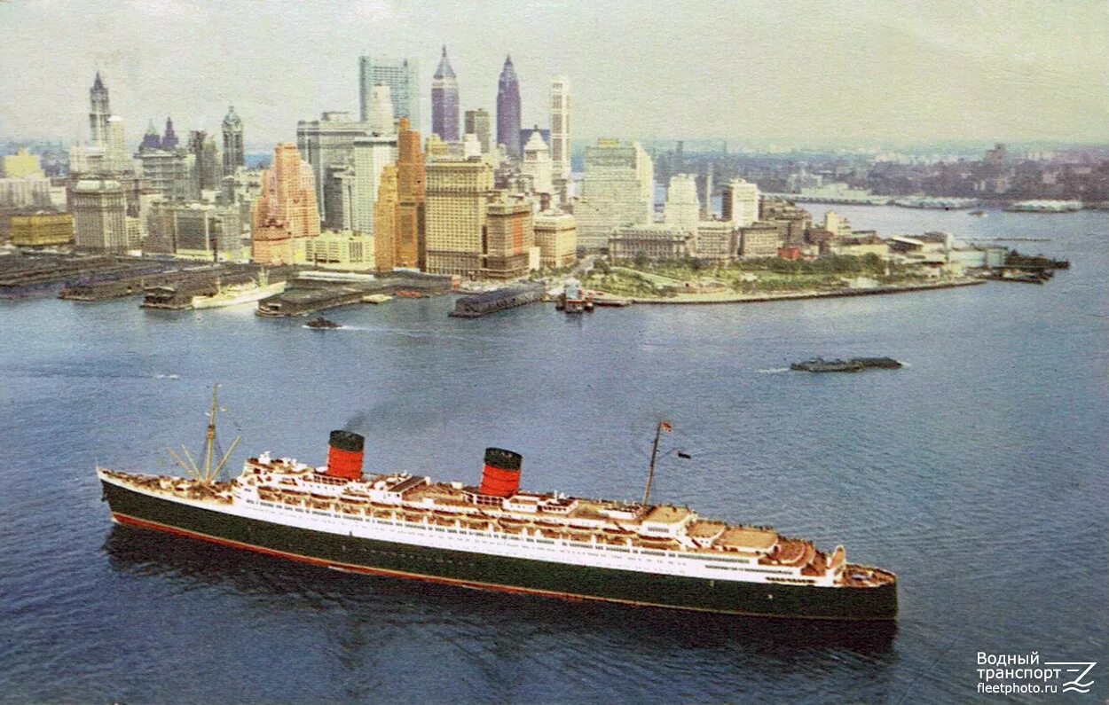 Лайнер куин Элизабет 1940 год. Квин Элизабет лайнер Кунард. Лайнер «RMS Queen Elizabeth». Королева Элизабет лайнер 1940.