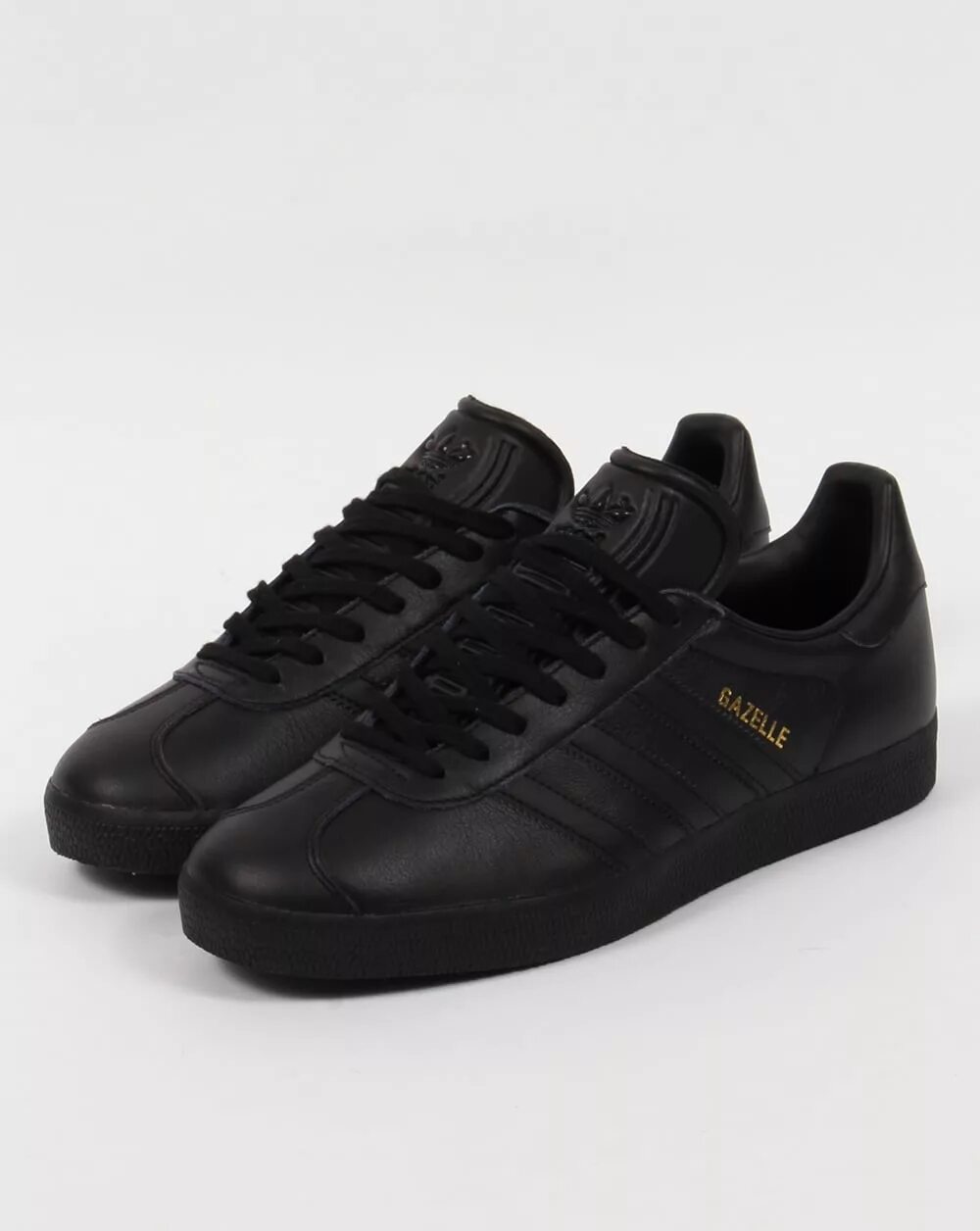 Черные кожаные адидас. Adidas Gazelle Black кожа. Adidas Gazelle мужские черные. Adidas Gazelle черные кожаные. Adidas Gazelle мужские кожаные.