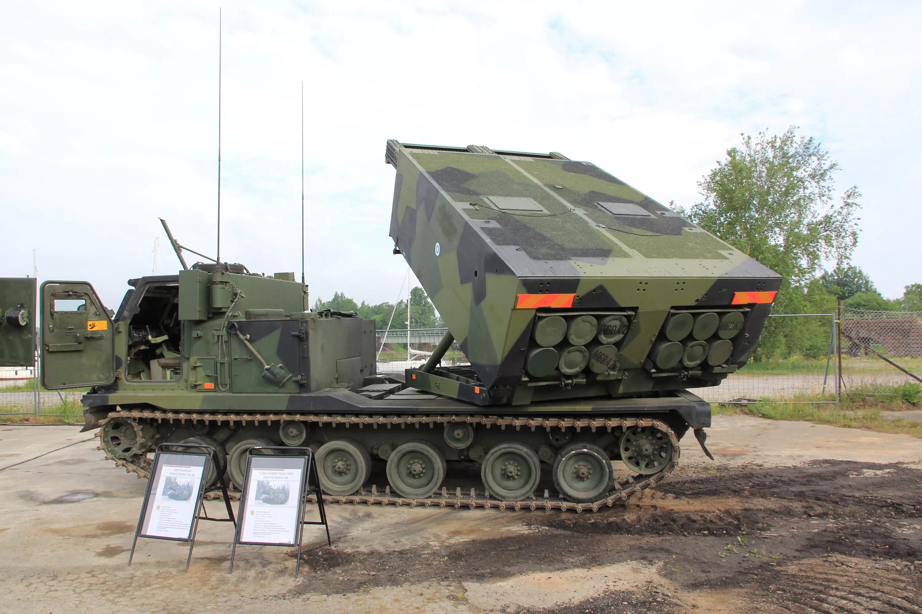 М 270 е. М270 mlrs. рсзо m270. mlrs 270 рсзо. м270 млрс.