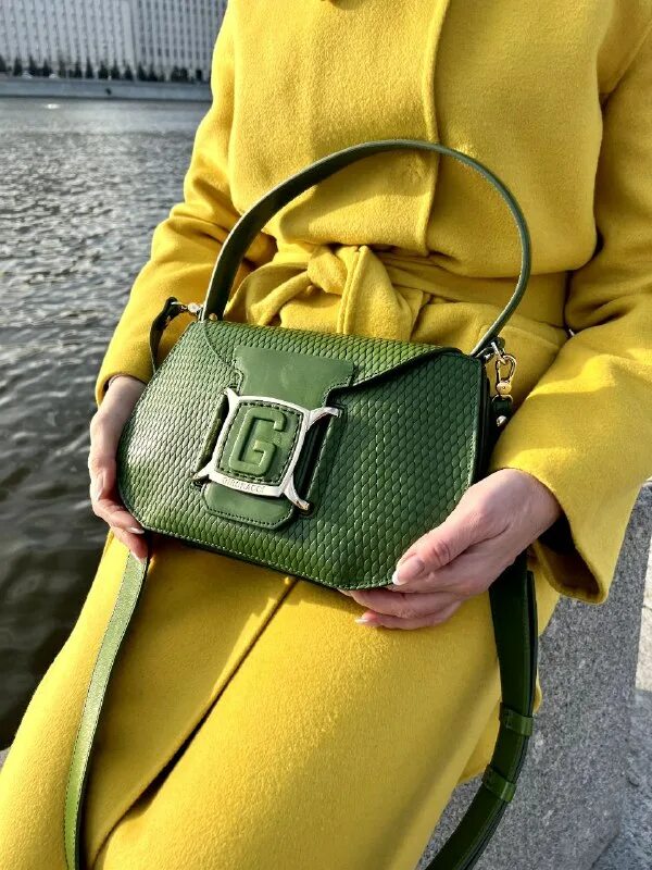 сумочка fendi мини. итальянская сумка с деревянными ручками. сумка бежево коричневая. Bags belts. Divina firenze сумка.