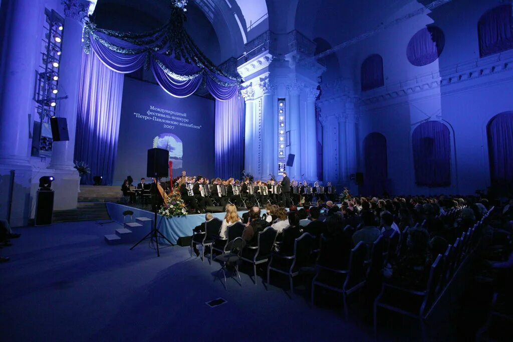 санкт-петербург концертно-выставочный зал «смольный собор». концерты в смольном соборе. смольный концертный зал. санкт-петербург концертно-выставочный зал «смольный собор». концерты в смольном соборе.