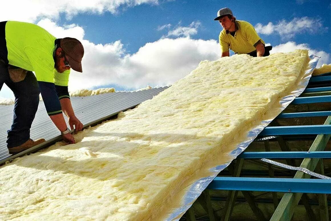 утепление крыши из нутир. теплоизоляция мансарды. теплоизоляционные строительные материалы. теплоизоляция работы. Spray foam insulation.