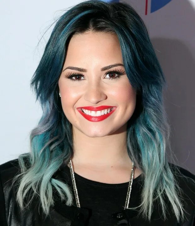 Demi lovato cool. Demi Lovato. Деми Ловато фото. Деми Ловато конверсы. Звезда Demi Lovato.