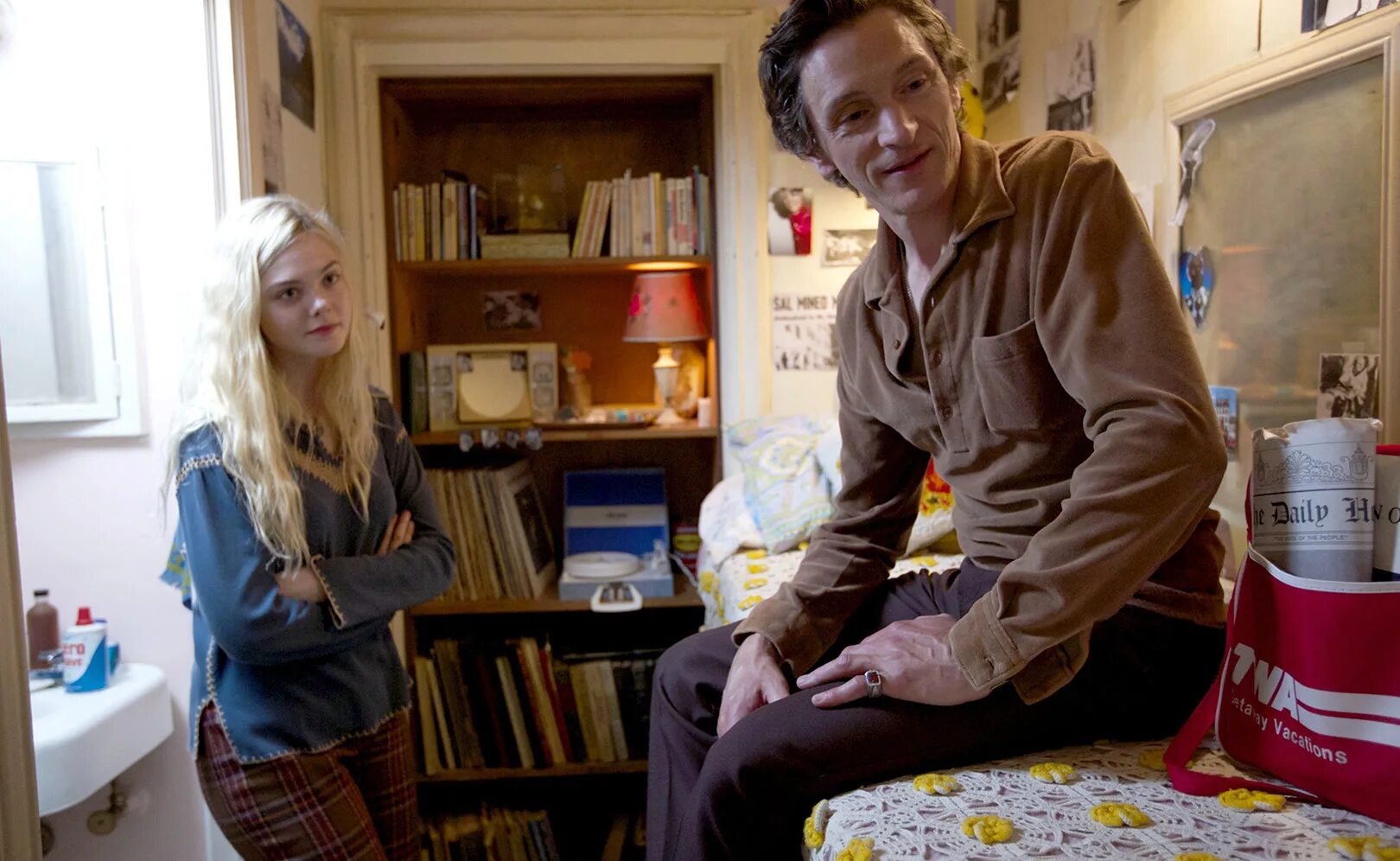Given down. Low down фильм 2014. Эль Фаннинг Джон Хоукс. Совсем низко фильм. Совсем низко (2014).