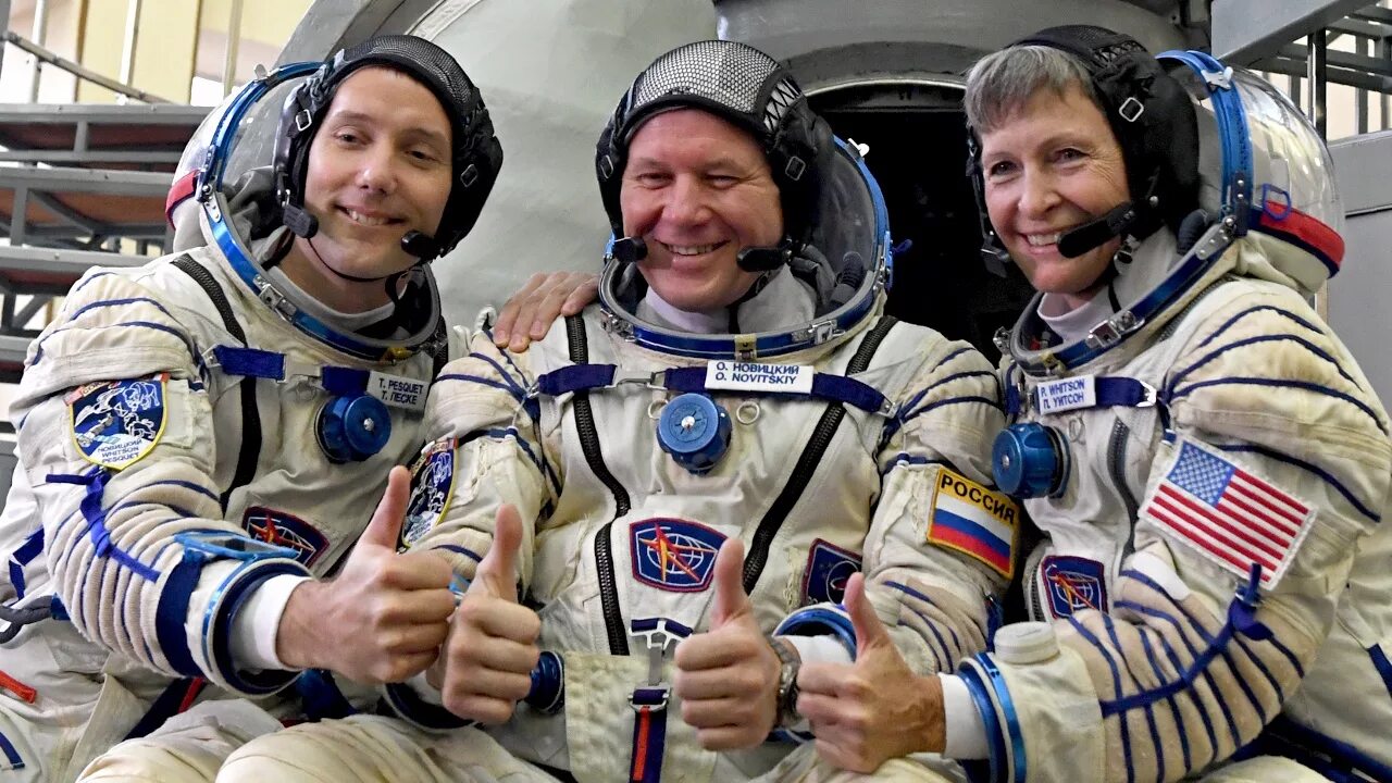 Самый возрастной командир экипажа мкс. Международный экипаж станции МКС. Космонавтов 50. Полет МКС. Самый большой экипаж МКС.