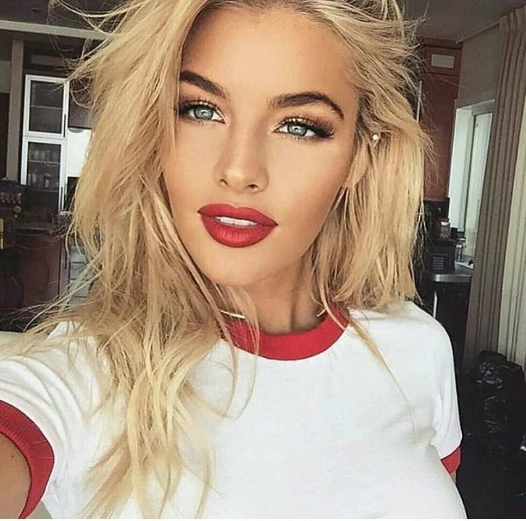 Jean Watts 2019. Jean Watts с красной помадой. Jean Watts 2020. Jean Watts макияж.