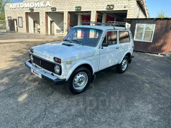 Нива 21214 белая. Ваз 2121 нива бу. Ваз 2121 нива битый. Авито воронежская область 2121. Авто с пробегом нива 4х4 ваз.