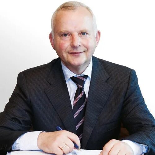 Лектор директор. Главный врач новации бийск фото. Лектор директор. Лектор директор. Стив питерс.