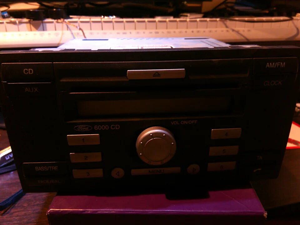 Автомагнитол 6000. Ford 6000 cd. Магнитола форд фокус 6000cd. 6000cd rds eon aux. Магнитола ford 6000 cd.
