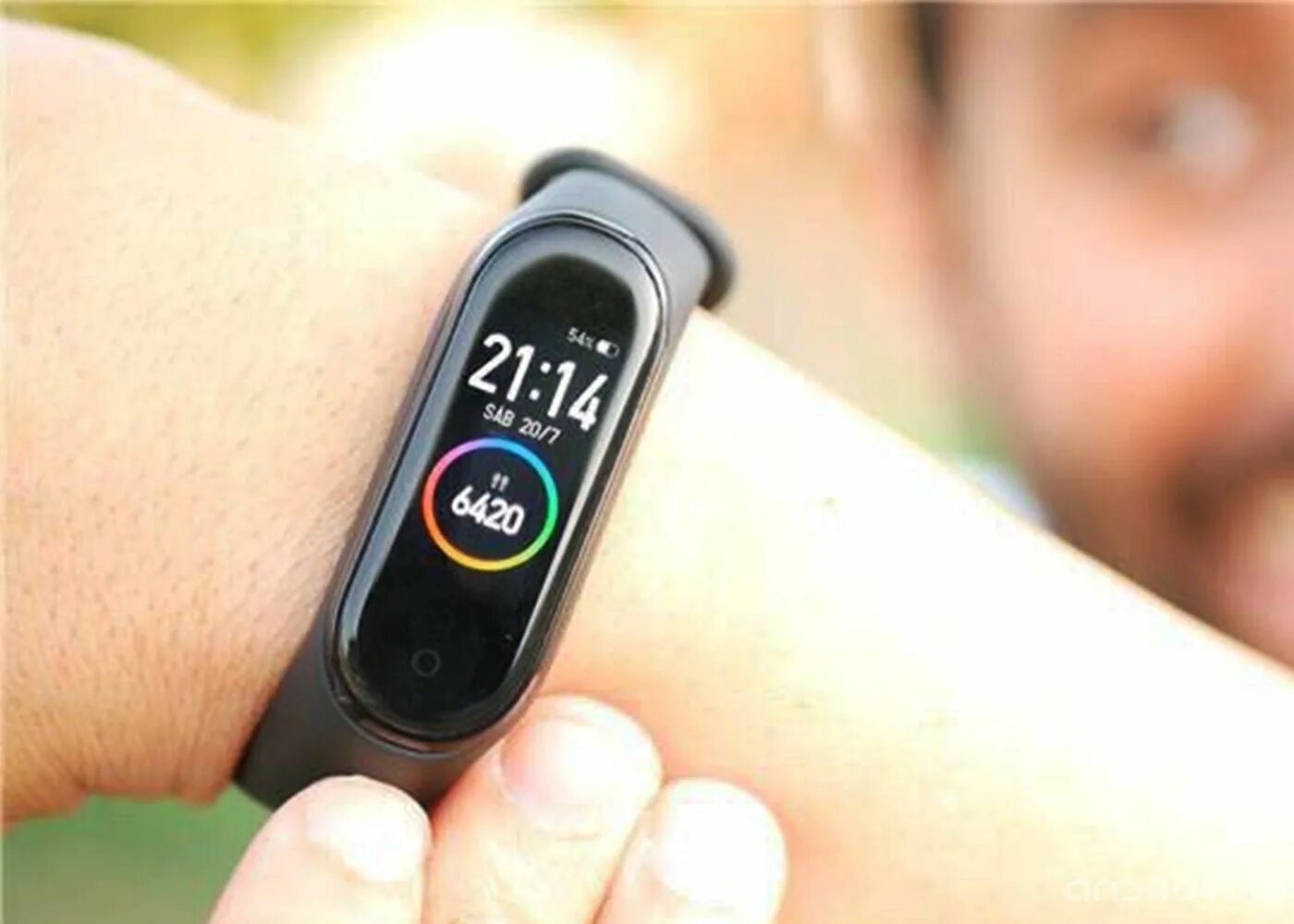 Фитнес трекер xiaomi mi band 4. Приложение для часов mi band. Xiaomi mi band 4 настроить. Ми band 4 датчик. Xiaomi mi band 4 настройка.