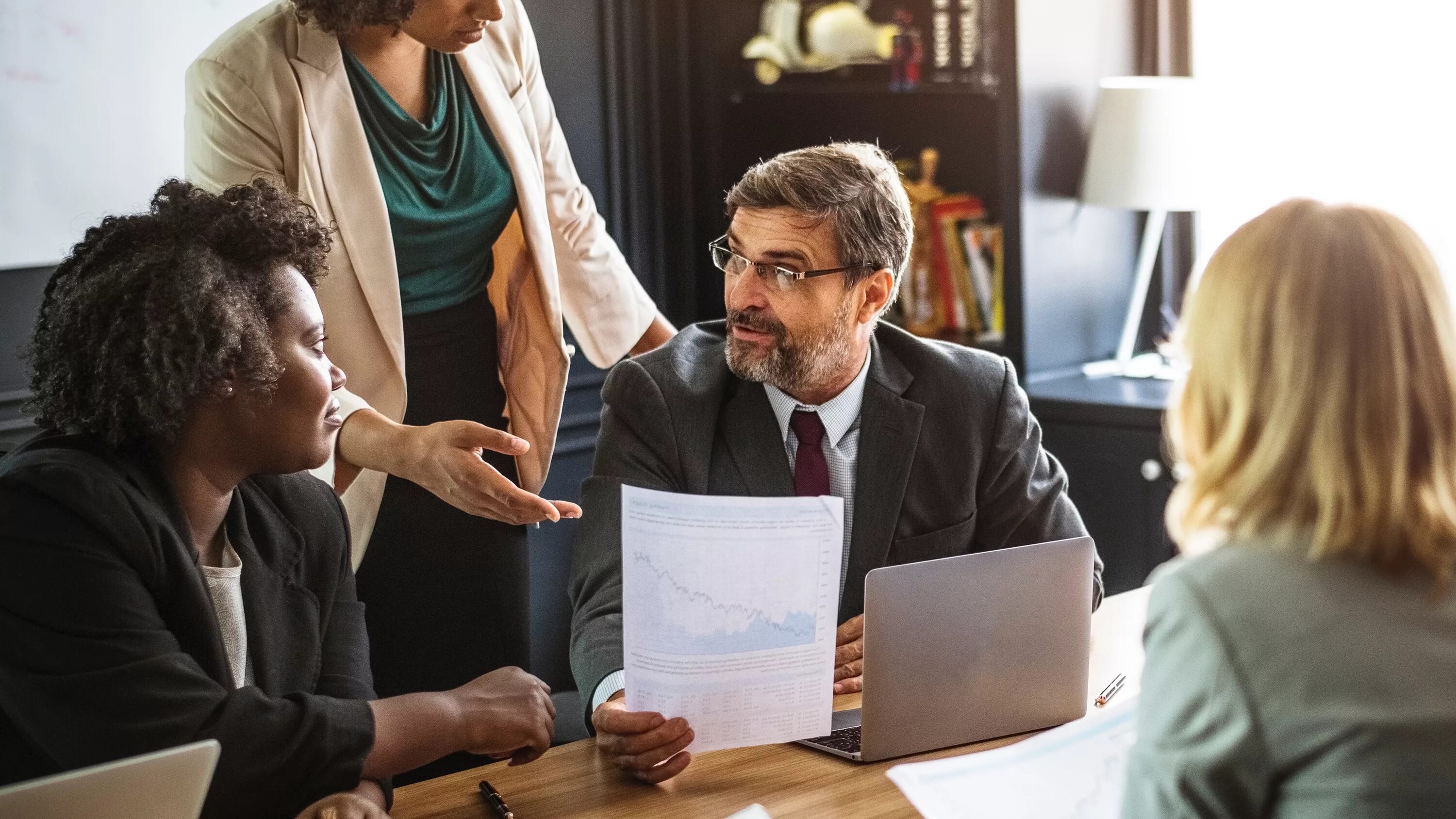 Предприниматели сша. Средневековая ткацкая мануфактура. Наемный работник в англии. Америка персонал. Наемный работник в англии.