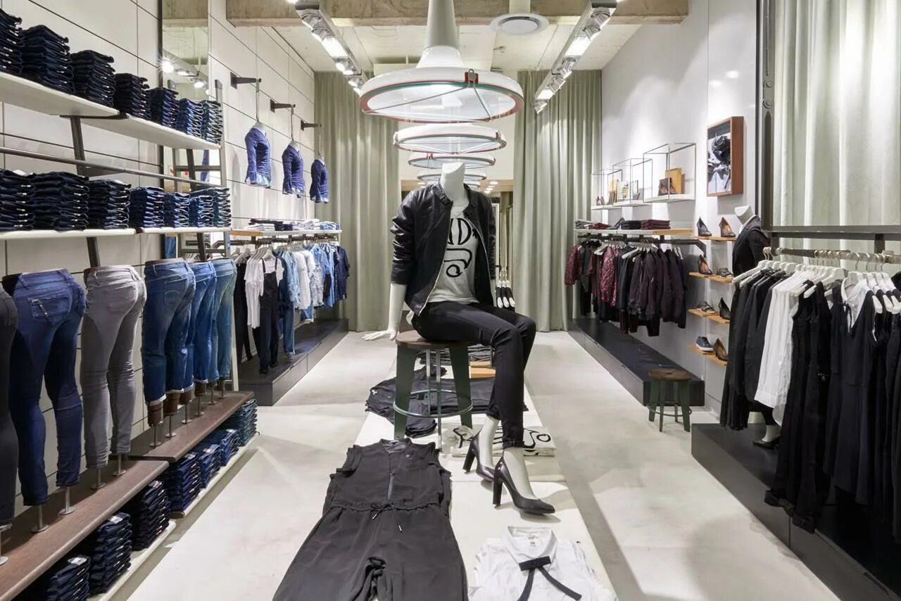 G star raw бутики. Вегас g star raw. Магазин одежды на краснопресненской. G raw москва. G raw москва.