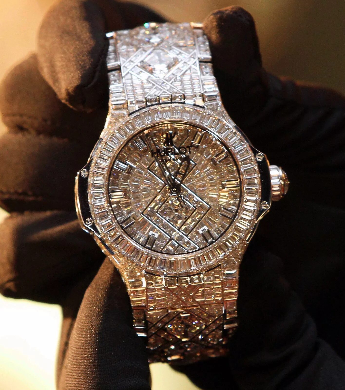 Купить надо купить часы. Rolex Hublot. Hublot часы ролексы. Hublot самые дорогие часы. Шикарные дорогие часы.