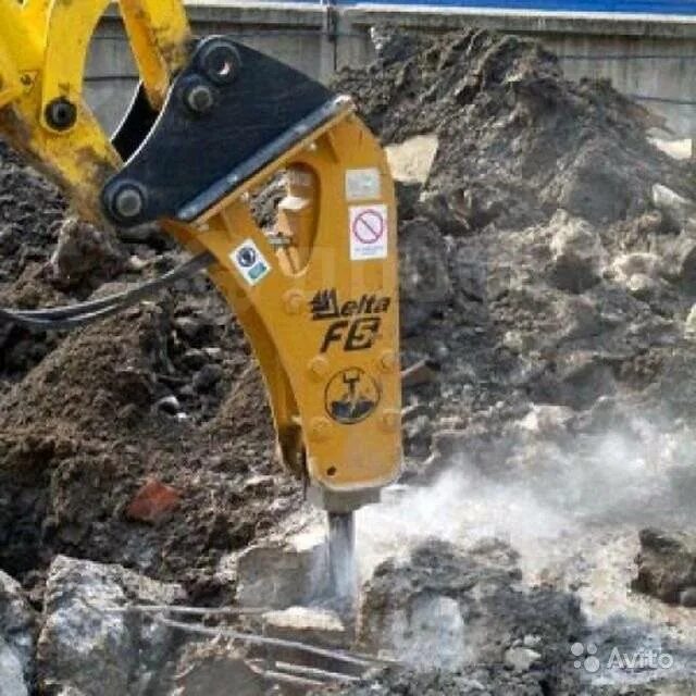 Гидромолот на базе экскаватора. Гидромолот jcb 4cx. Мини-экскаватор jcb 19c-1. Гидромолот на jcb 033. Гидромолот нм-440м.