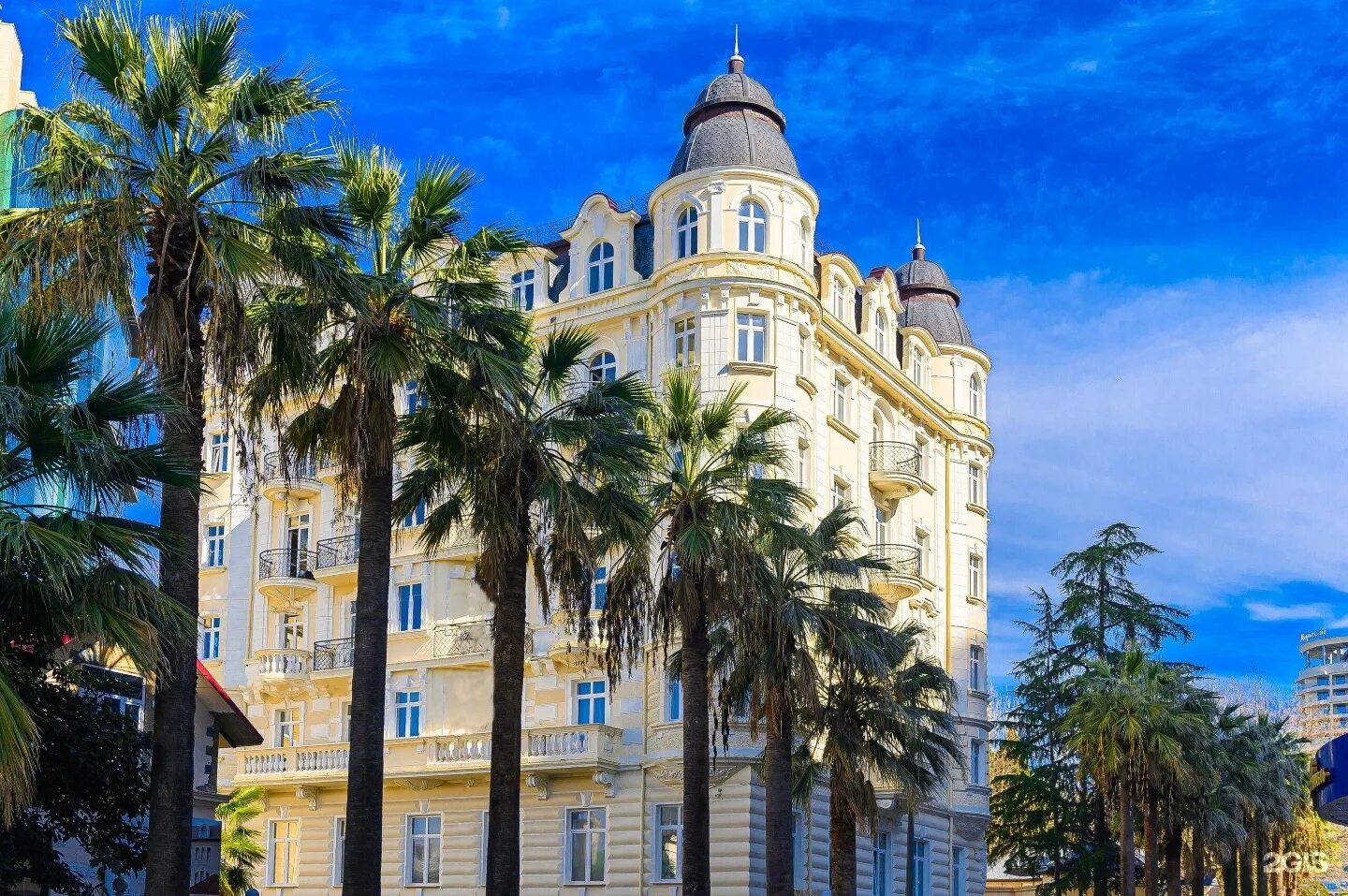 Апарт отель бревис. Идеал апарт 4 сочи. Апарт-отель brevis. Апарт-отель brevis 3*. Brevis apartments сочи.