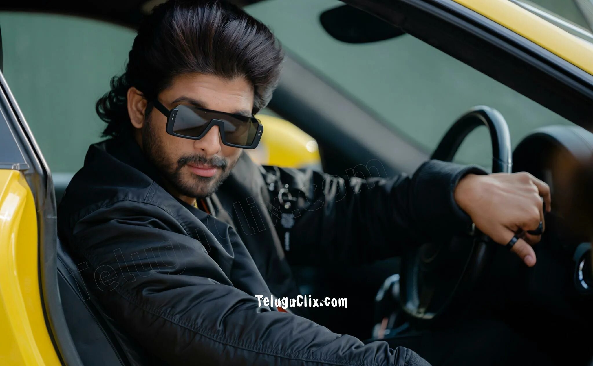 Аллу арджун 2023. Аллу арджун. Арджун индийский актер. Arjun athalye. Аллу арджун побег ради любви.