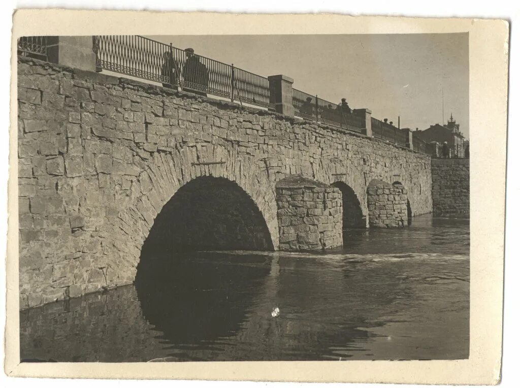 Первый каменный мост