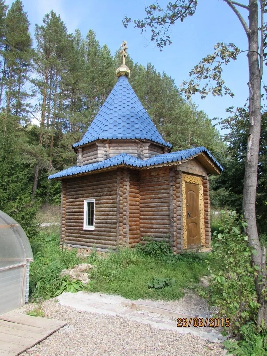 Никольское вода. Никольский Родник Миньяр. Никольский Родник Ныроб. Святой источник Николая Чудотворца в Коломне. Святой источник Никольский Самарская область.