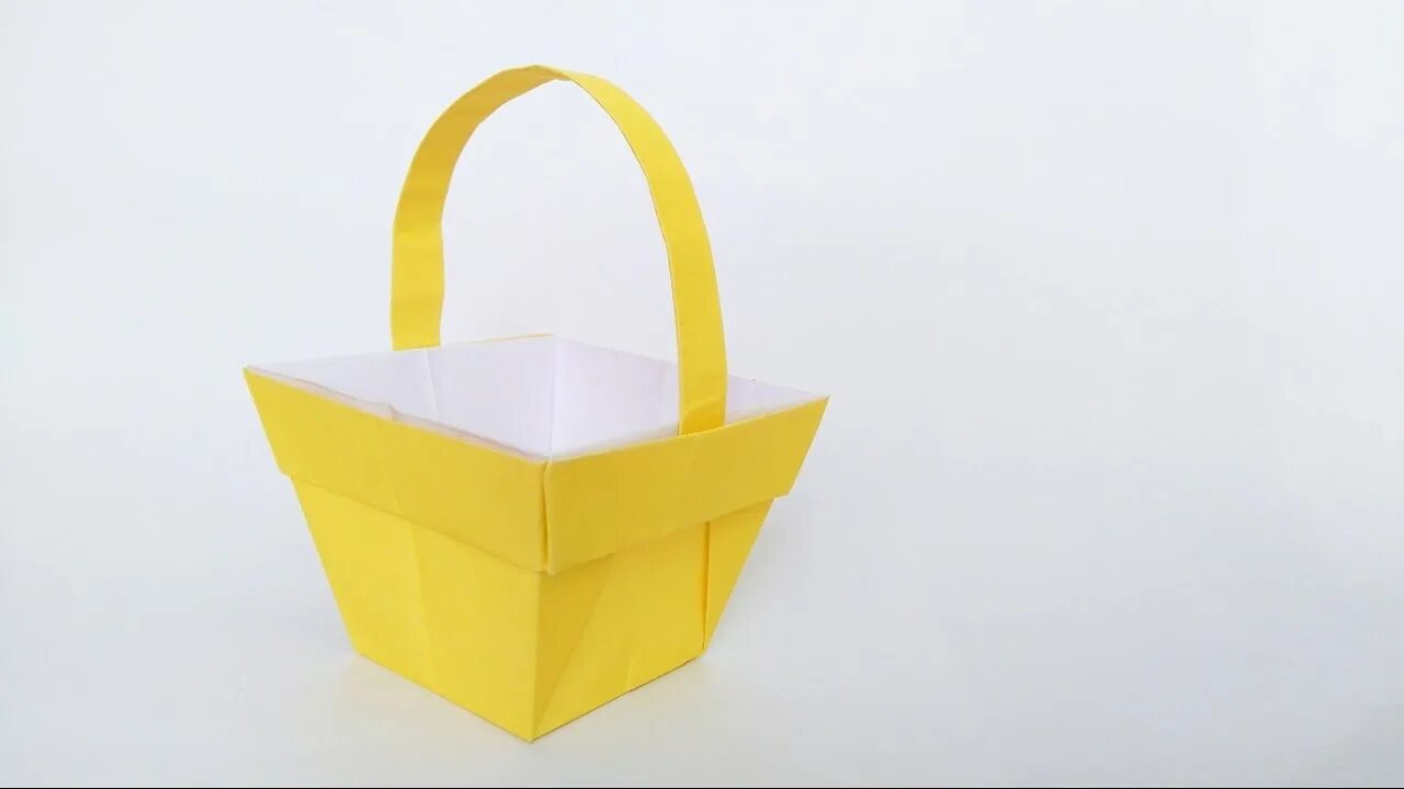 Корзиночка из бумаги оригами. Оригами корзина. Корзинка из цветного картона. Оригами корзинка из бумаги. Корзинка оригами простейшая.