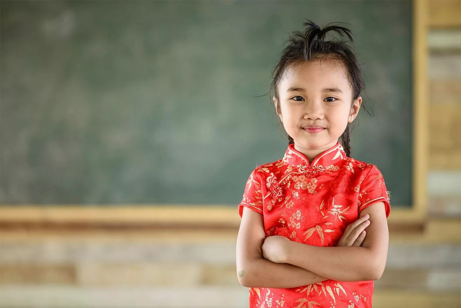 Про китайскую девочку. Про китайскую девочку. Чжан цзыи. Цвет войны фильм 2011. Китаянка с ребенком.