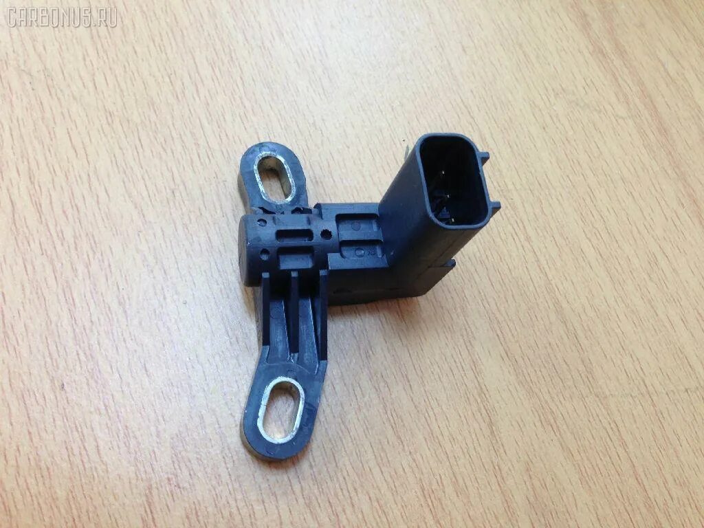 Датчик положения коленвала мазда. Датчик коленвала мазда 6 gg. Датчик положения коленвала мазда. Датчик коленвала мазда 2007. Датчик коленвала мазда 6 gh.