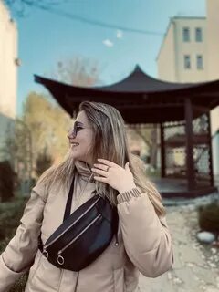 Кружит май