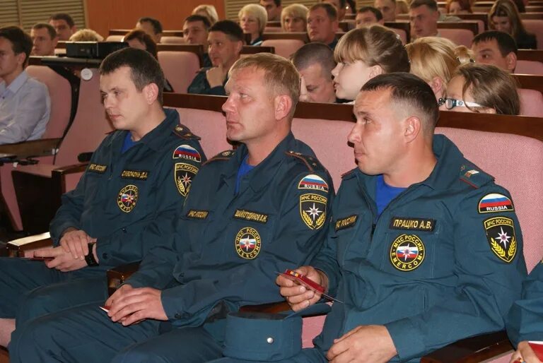 Гу мчс по сахалинской. Замы главы мчс яцуценко. Мчс сахалин. Гу мчс по сахалинской. Гу мчс по сахалинской.