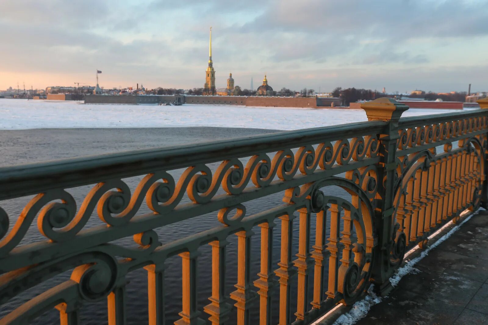 Когда в санкт петербурге станет тепло. Когда в петербурге потеплеет. Когда в санкт петербурге станет тепло. Ветер петербург зима. Санкт-петербург в декабре.