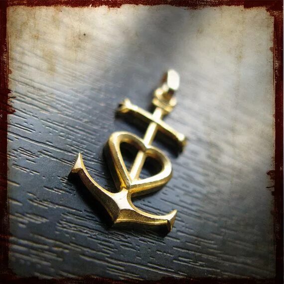 Амулеты и талисманы вера надежда любовь. Кулон надежда. Якорь символ надежды. Символ веры надежды. Якорный крест.