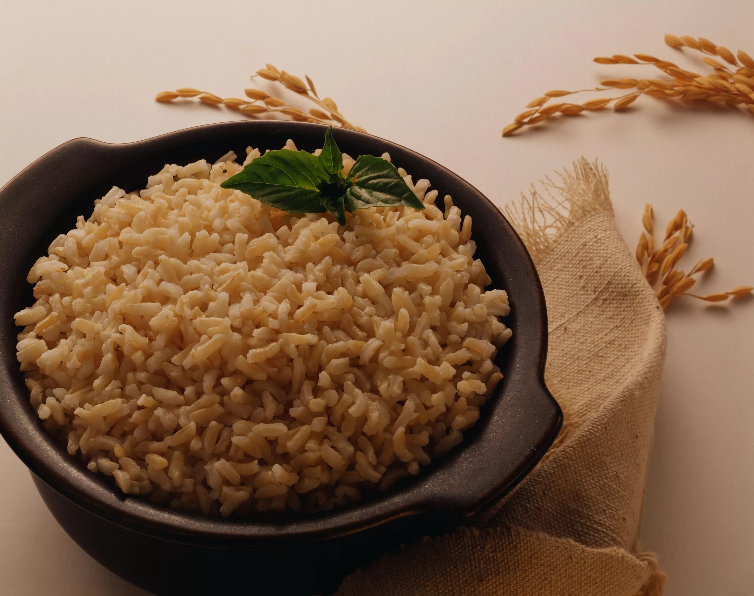 M rice. Brown Rice. Бурый рис отварной. Бурый рис вареный. Коричневый рис вареный.