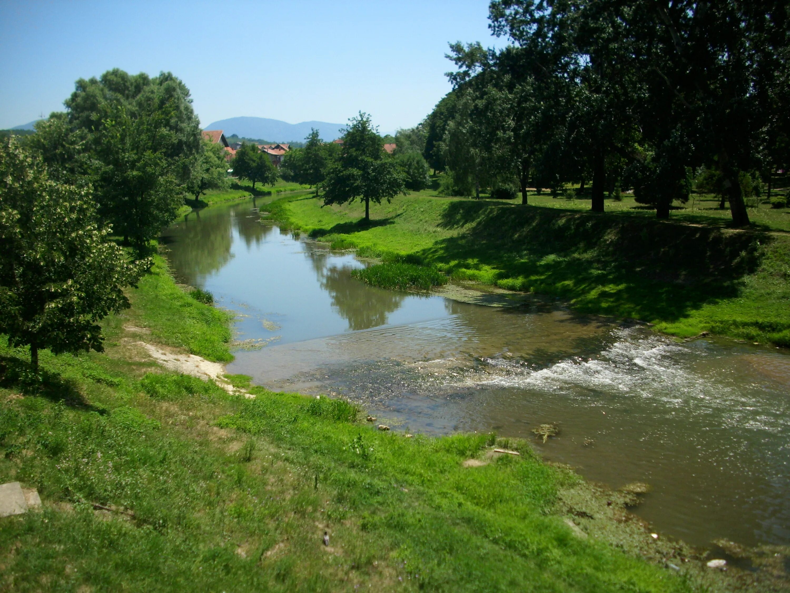 Река лит. Лосево река вуокса лосевские пороги. Река китой. Лесная речка вологодчины. Река нурминка.