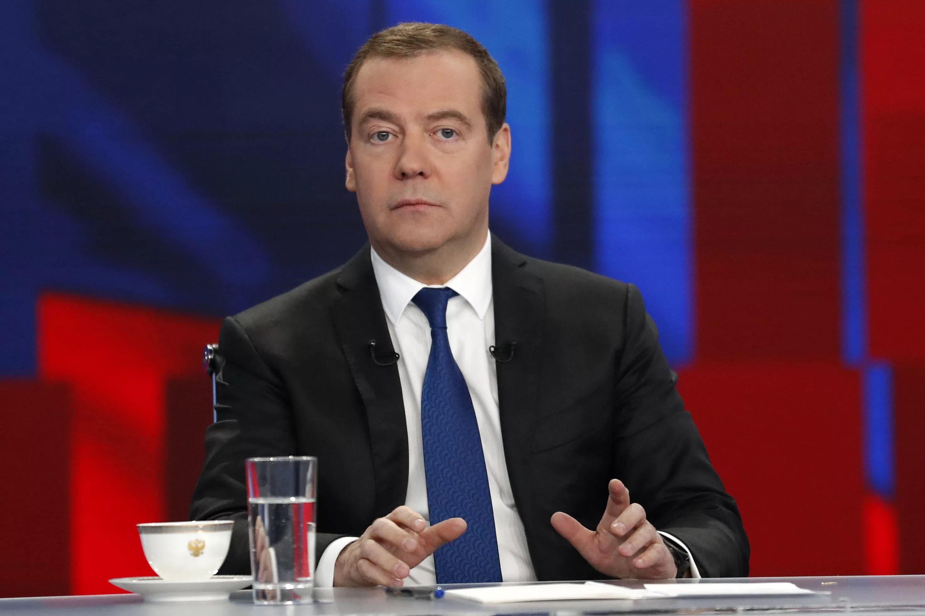 Медведев председатель правительства РФ. Интервью премьер министра