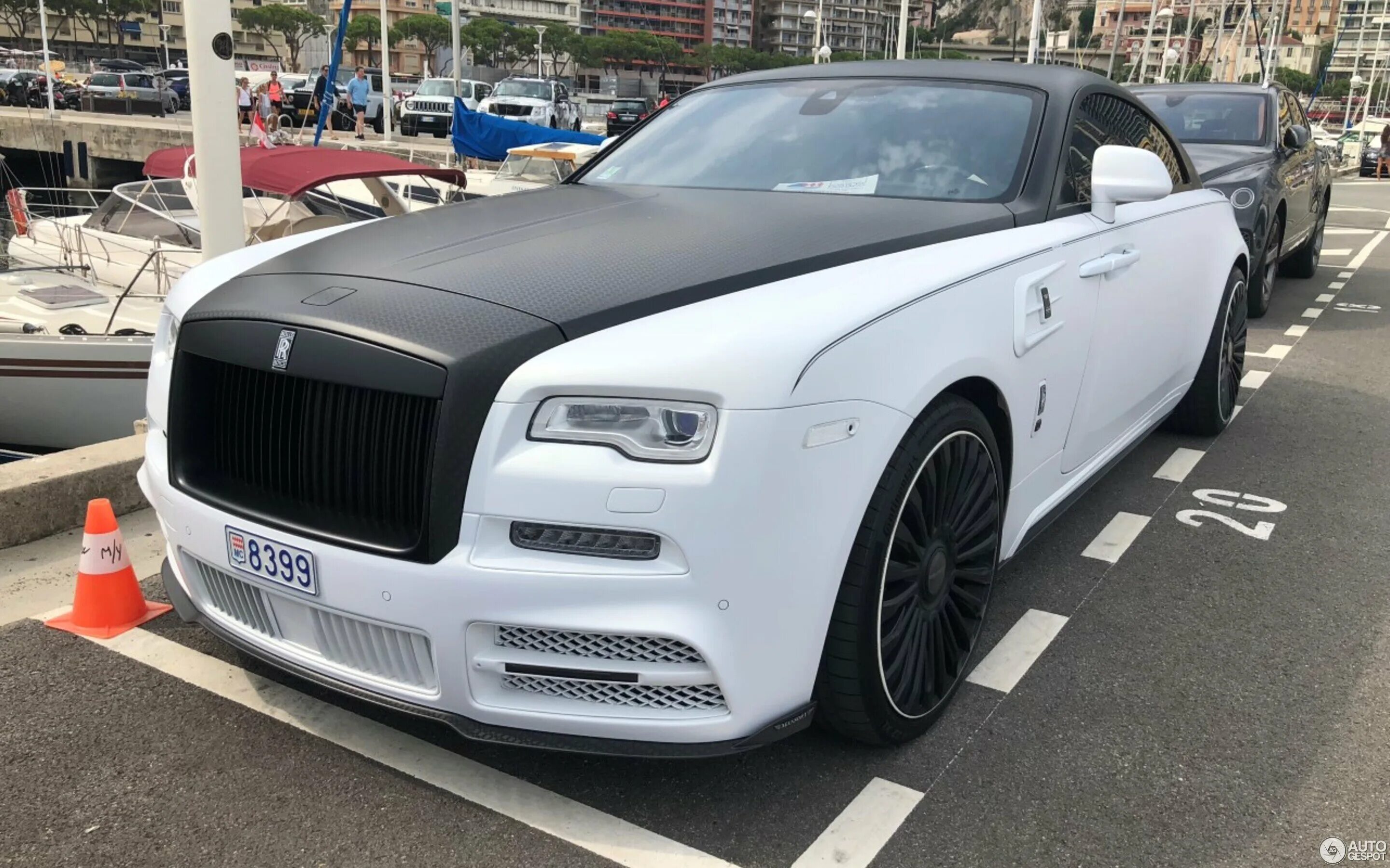 Rolls royce wraith mansory. Rolls royce wraith 2022 mansory. Rolls royce cullinan mansory 2023. Роллс ройс фантом мансори. Диски mansory rolls royce cullinan.