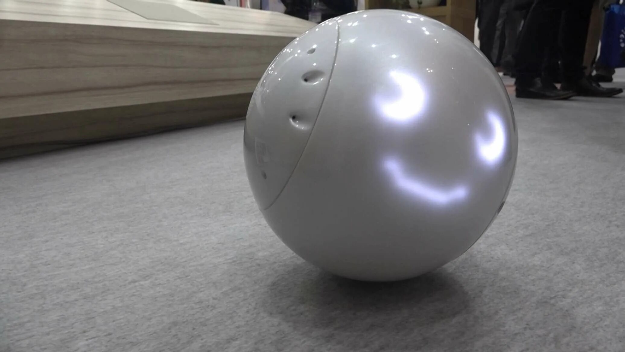 Круглый робот. Сферический робот. Шарообразный робот. Круглый робот шар. Робот колобок