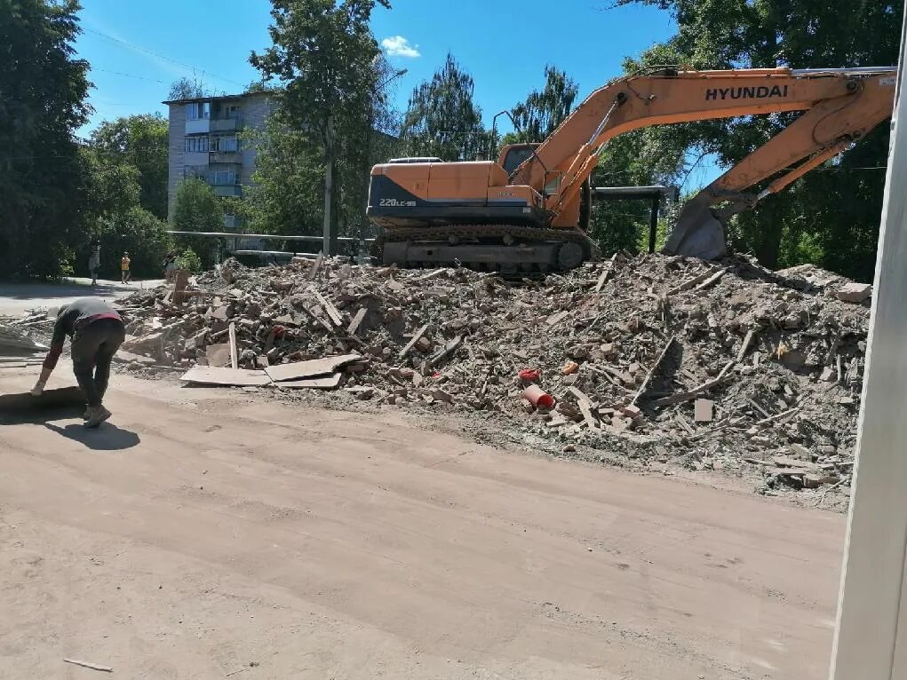 Дом под снос лянтор. Снос домов. дом под снос. в 2013 г в нижнем новгороде снесли дом с. тиффани нижний новгород снесли.