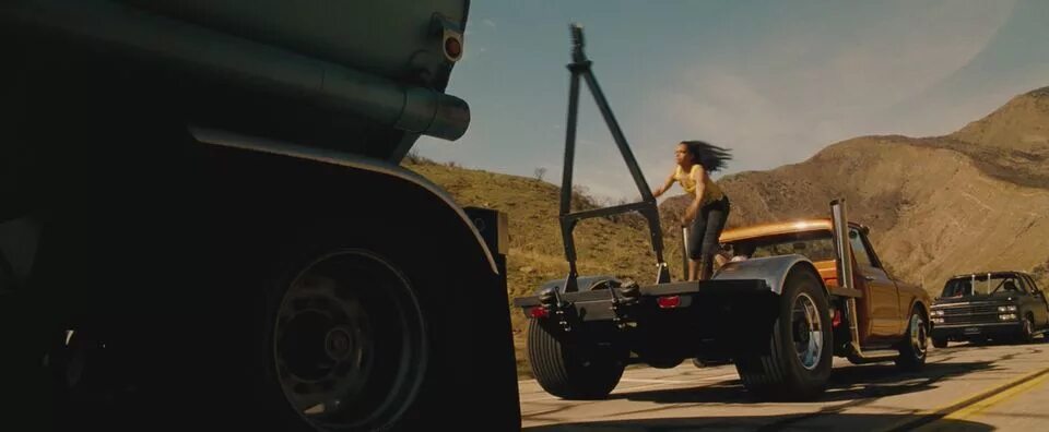 Rdr 2 керосиновый завод. Red dead redemption 2 миллер эвелин. Форсаж 4 шевроле ц 10. Red dead redemption 2 телега. Железнодорожная цистерна с яблочным соком.