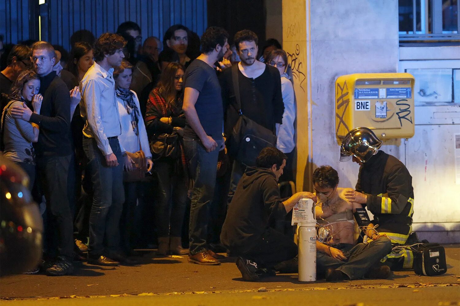 13 Ноября 2015 Франция теракт Bataclan. Театр Батаклан Париж теракт. Теракт в Париже 2015 в концертном зале Батаклан.