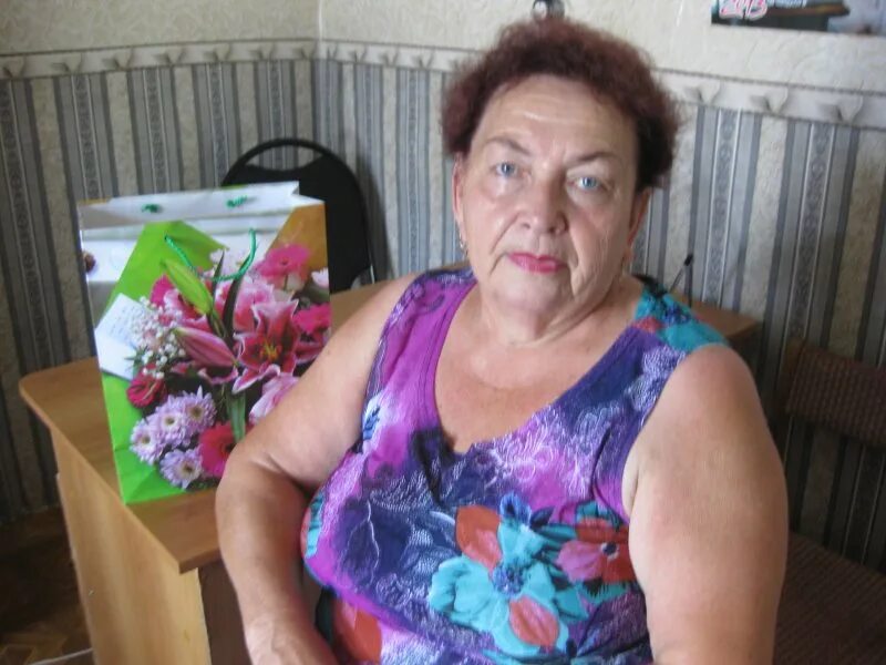 Погода в хрущевке саратовская область самойловский. Баба дуся самойловский астраханская область.