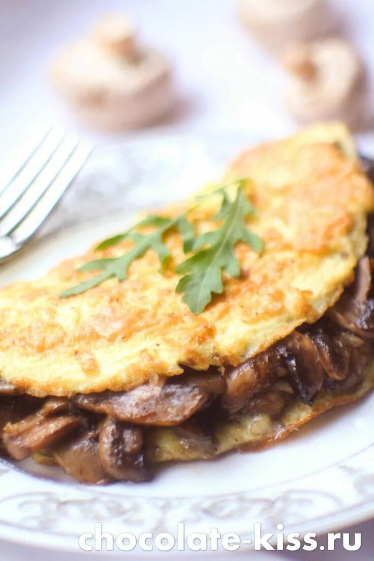 Омлет с шампиньонами. Фриттата с шампиньонами. Фриттата со шпинатом. Омлет фаршированный грибами. Омлет с грибами на сковороде.