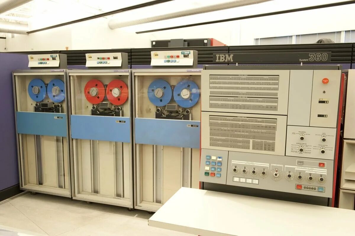 Станция первого поколения. IBM S/360. Компьютер IBM System/360. IBM 360 (System 360). Компьютер класса "мейнфрейм" – IBM System/360.