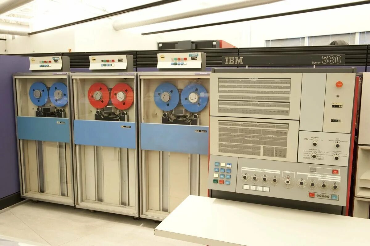 System s r i. Ibm s/360. компьютер ibm 360. компьютер класса мэйнфрейм ibm system/360. ibm 360/370.