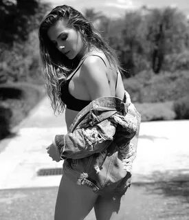 51 hottest photos of Clara Morgan in bikini - a real masterpiece.