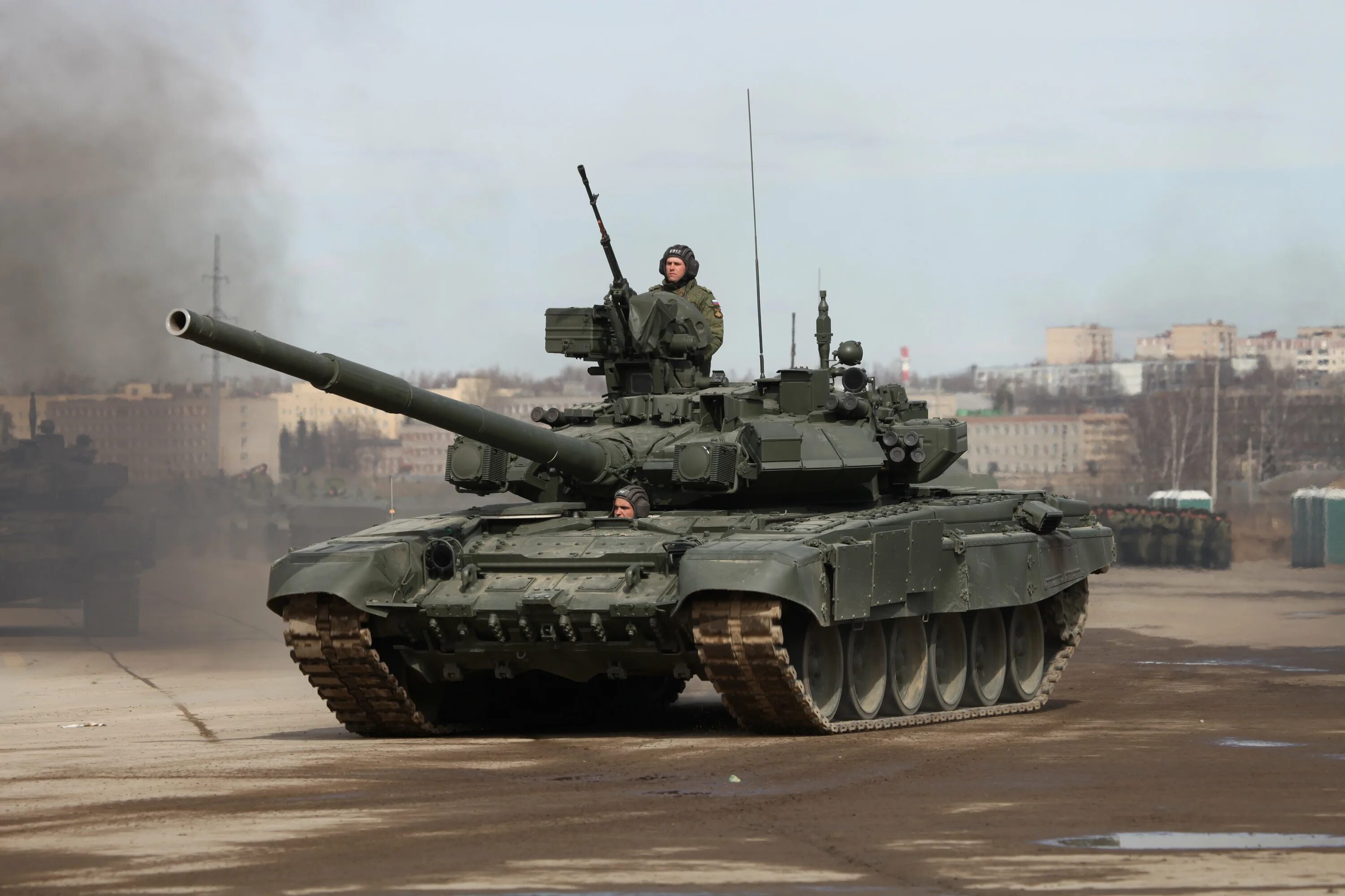 Танковые войска входят. Танк т90 а1. Танк т 90 Армада. Танки т72 т90. Т-90ам основной боевой танк.
