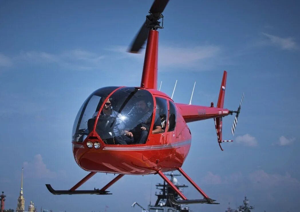 Ach130 aston martin вертолет. Heliport реутов. Robinson r44 в воздухе. вертолет heliport. Robinson r44 полет.